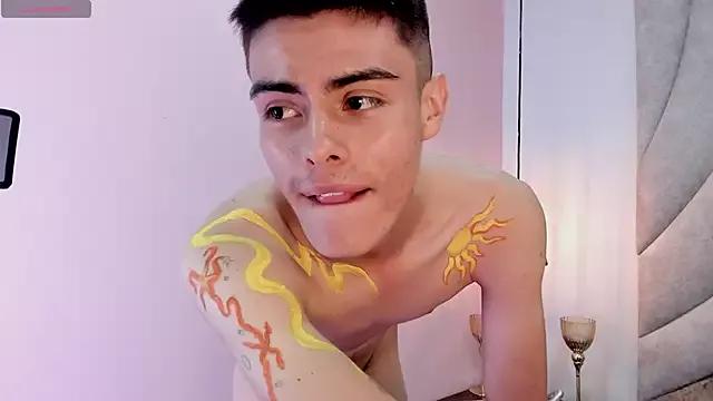 VELVET_FENTI from StripChat