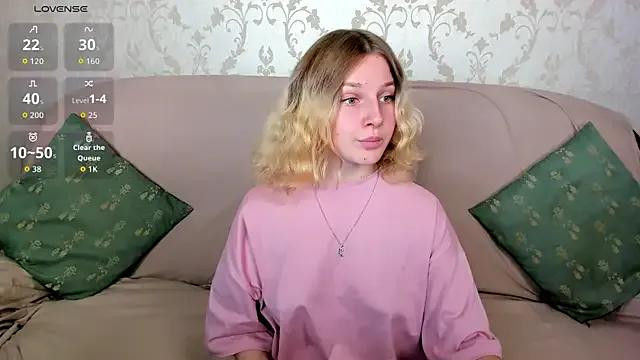 Velvet_peach_ from StripChat is Freechat