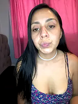 velvetcurvy on StripChat 