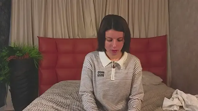 VelvetNyxen on StripChat 