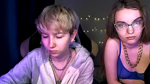 velvetvalkyries from StripChat