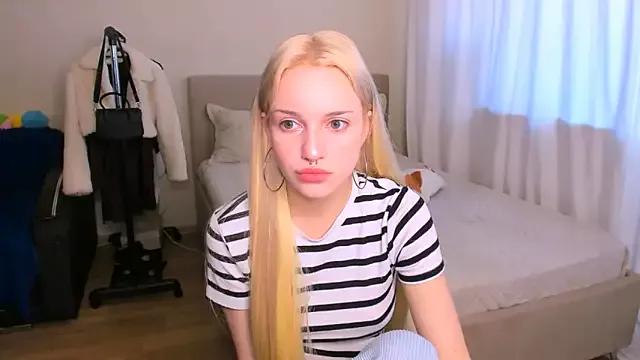 VelvetVixen155 from StripChat