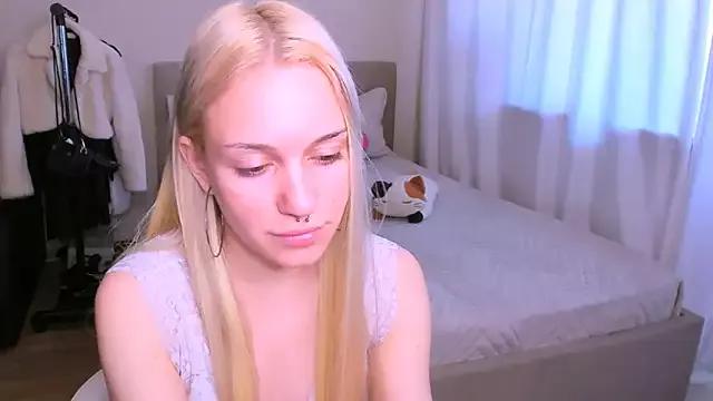 VelvetVixen155 from StripChat