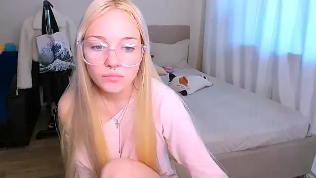 VelvetVixen155 from StripChat