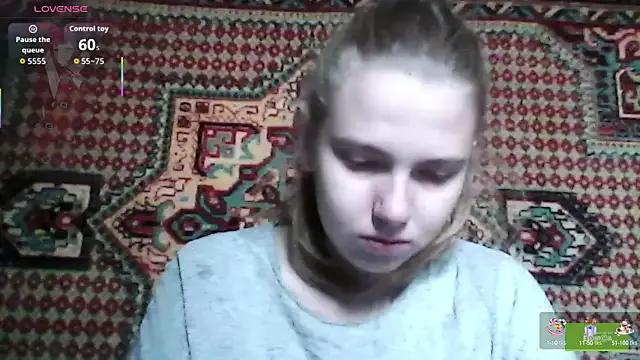 venus_in_flames from StripChat is Freechat