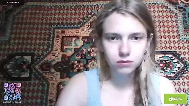 venus_in_flames from StripChat is Freechat