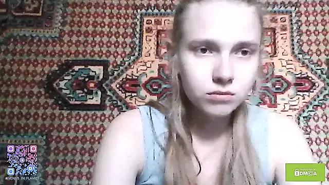 venus_in_flames from StripChat is Freechat