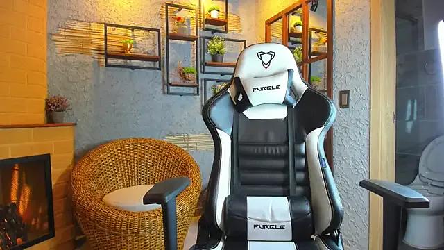 Try our streaming cams variety and talk on a personal level with our adorable girls streamers, showing off their bountiful shapes and dildos.