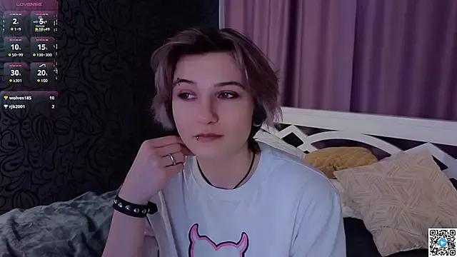 Try our streaming cams variety and talk on a personal level with our adorable girls streamers, showing off their bountiful shapes and dildos.