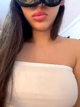 VeronicaValencia from StripChat is Freechat