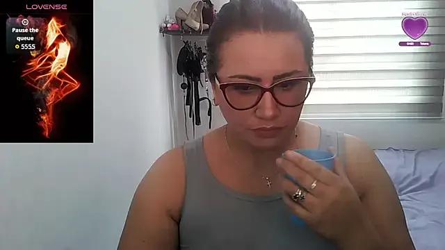 Vesper_Vixen from StripChat
