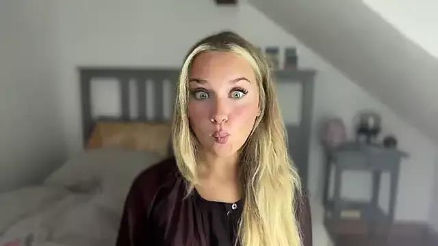 vicidream from StripChat is Freechat