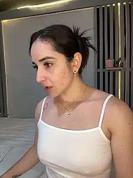 Vicky-Andrade from StripChat is Freechat