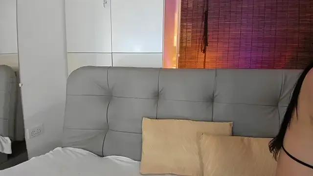 Vicky_kittyy from StripChat is Freechat