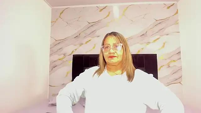 Vickyfox_ from StripChat is Freechat