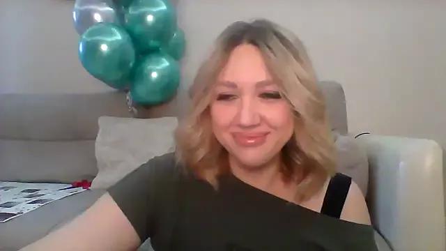 VickyLove047 from StripChat is Freechat