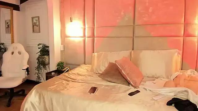 Victoria-Harper from StripChat is Freechat
