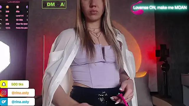 Try our streaming cams variety and talk on a personal level with our adorable girls streamers, showing off their bountiful shapes and dildos.