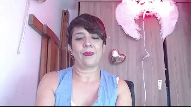 Victoria_meester from StripChat is Freechat