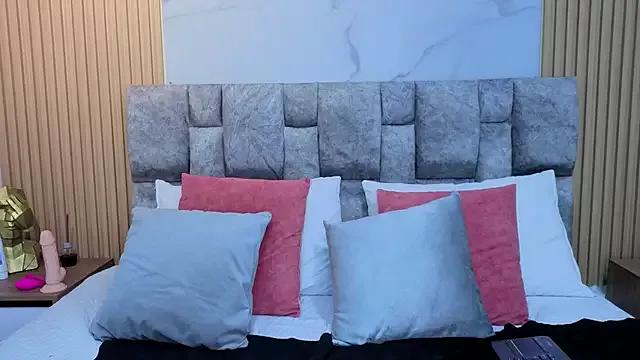 victoria_solange from StripChat is Freechat