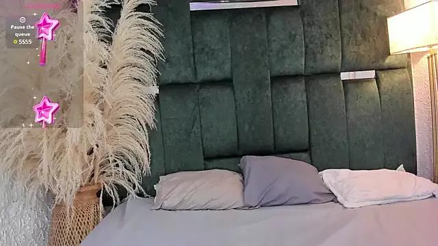 Try our streaming cams variety and talk on a personal level with our adorable girls streamers, showing off their bountiful shapes and dildos.