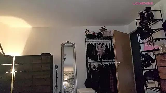 VictoriaBlackwood from StripChat is Freechat