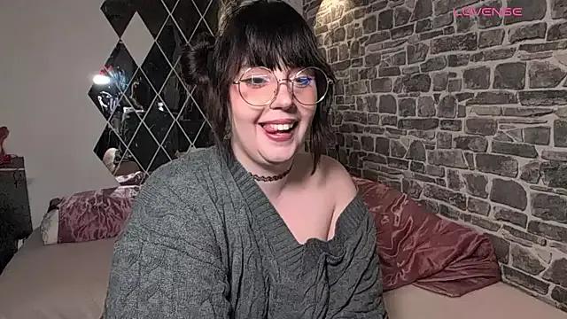 VictoriaBlackwood from StripChat is Freechat