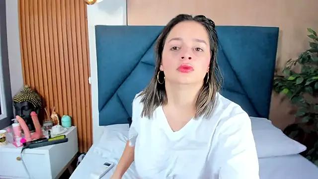 VictoriaHarriss from StripChat is Freechat