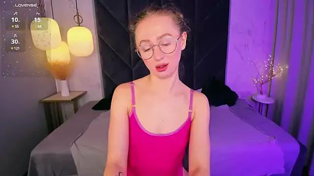 VictoriaLights from StripChat is Freechat