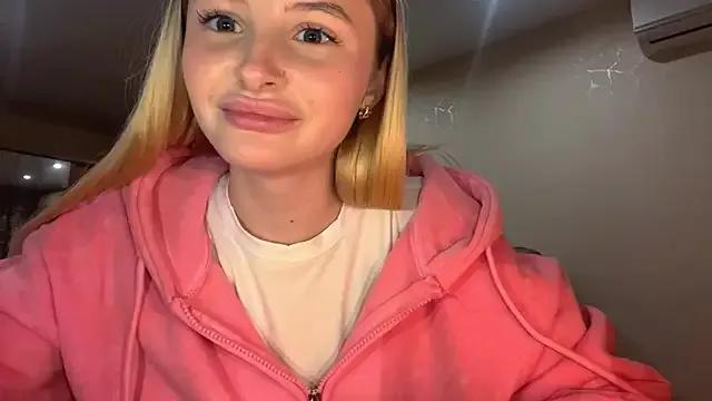 VictoriaMystery from StripChat is Freechat