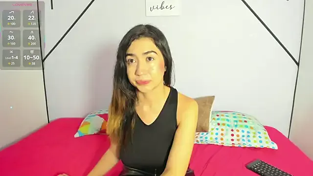 VictoriaRouge_ from StripChat is Freechat