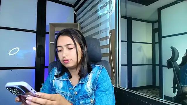 VictoriaSanz_ from StripChat is Freechat