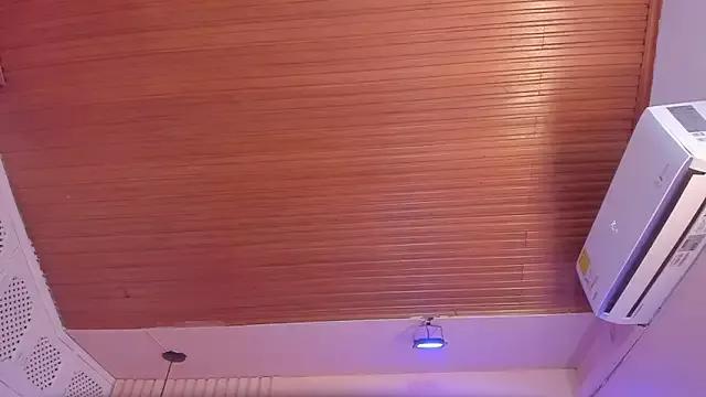 viiolett_lee from StripChat