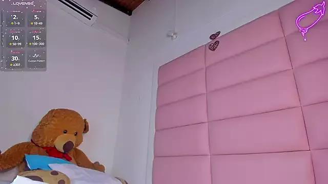 viioletta_18 from StripChat