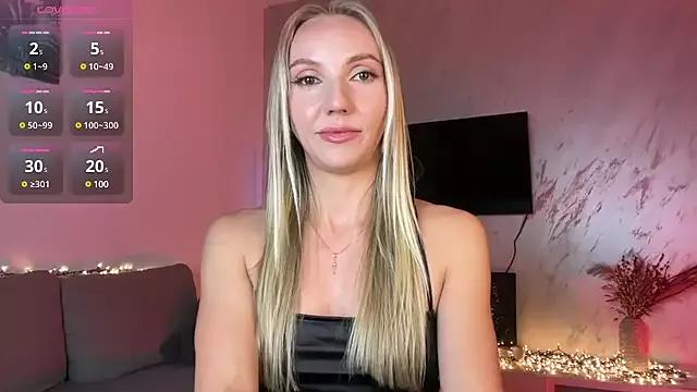 viki_sky from StripChat is Freechat