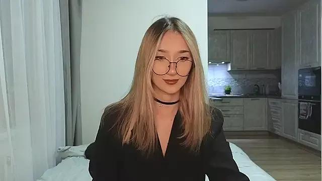 VikiSea from StripChat