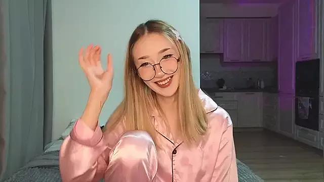 VikiSea from StripChat