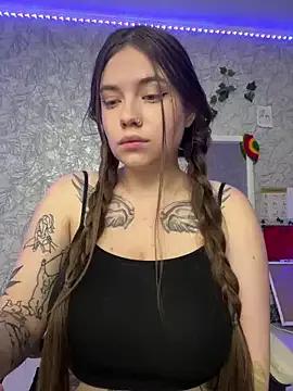 Vikki_toriya from StripChat