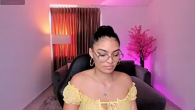 violet_aspen from StripChat is Freechat
