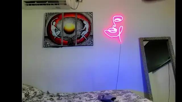 violet_evanz from StripChat is Freechat