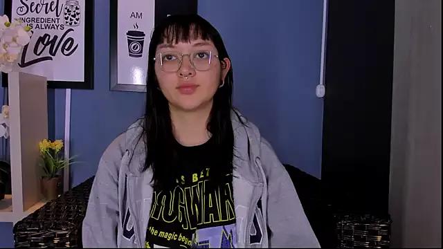 VioletaaLee_ from StripChat is Freechat