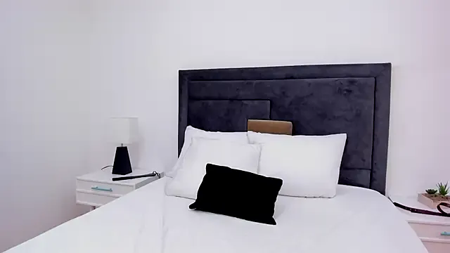 VioletaRocher from StripChat is Freechat