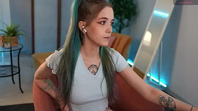 violetesa from StripChat is Freechat