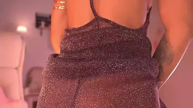 Try our streaming cams variety and talk on a personal level with our adorable girls streamers, showing off their bountiful shapes and dildos.