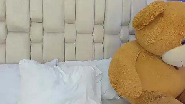 Try our streaming cams variety and talk on a personal level with our adorable girls streamers, showing off their bountiful shapes and dildos.