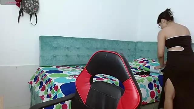 Try our streaming cams variety and talk on a personal level with our adorable girls streamers, showing off their bountiful shapes and dildos.
