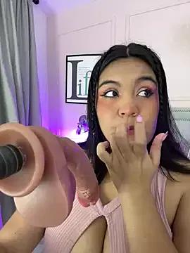 Violetta-Diamond from StripChat is Freechat