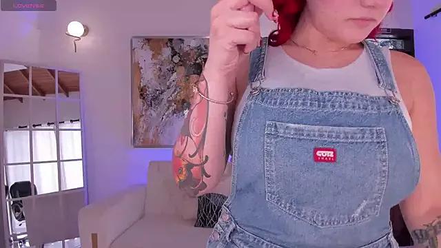 Try our streaming cams variety and talk on a personal level with our adorable girls streamers, showing off their bountiful shapes and dildos.