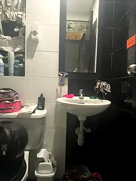 Violettt_hot from StripChat is Freechat