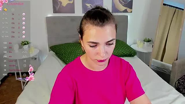 Viollamoon from StripChat is Freechat